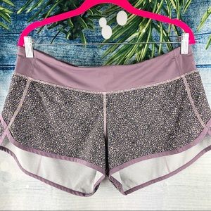 LULULEMON SPEED SHORT DOTTIE MUM AE018